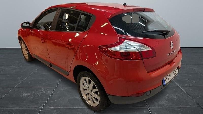 Begagnad Renault Mégane III 112 HK (82 kW) 2011 Röd Halvkombi