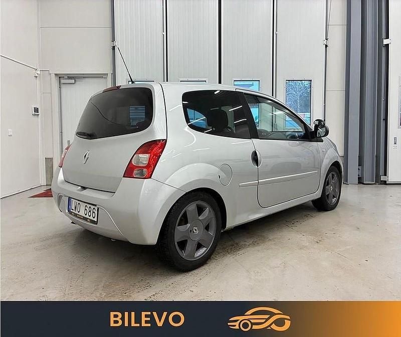 Begagnad Renault Twingo 75 HK (55 kW) 2011 Silver Halvkombi