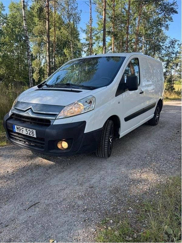 Vit Begagnad 2015 Citroën Jumpy Minibuss | 50 000 kr (Bra pris) - Bild 1/4