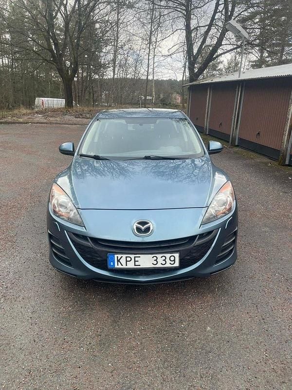Blå Begagnad 2010 Mazda 3 Halvkombi | 44 900 kr (Bra pris) - Bild 1/4