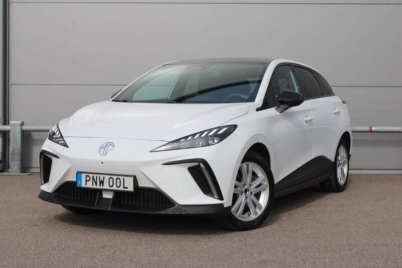 Vit Begagnad 2022 MG MG4 EV Luxury Halvkombi | 239 800 kr (Marknadspris) - Bild 1/4