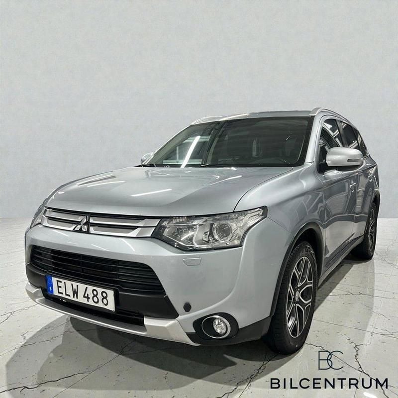 Silver Begagnad 2015 Mitsubishi Outlander SUV | 49 900 kr (Superpris) - Bild 1/4