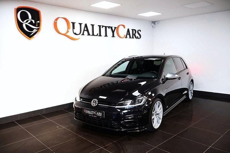 Svart Begagnad 2019 VW Golf VII R Halvkombi | 359 000 kr - Bild 1/4