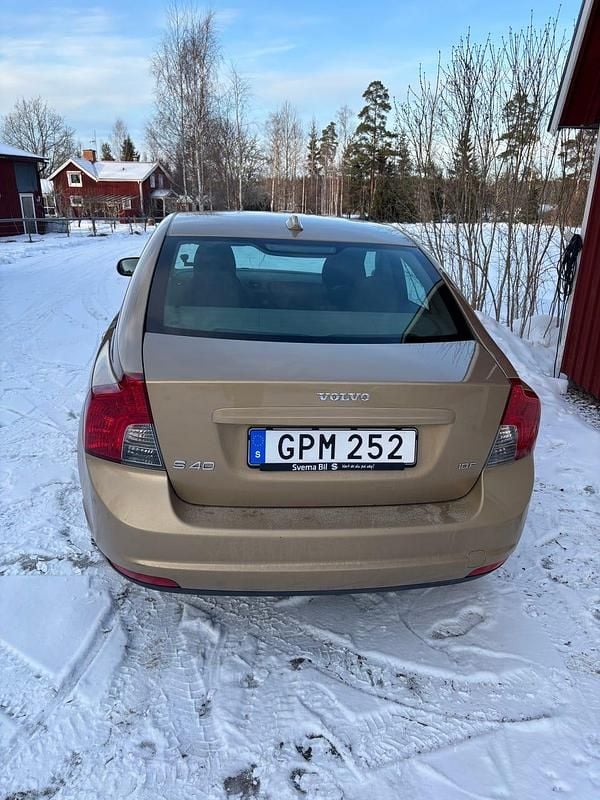 Begagnad 2008 Volvo S40 Sedan | 59 000 kr (Marknadspris) - Bild 1/4