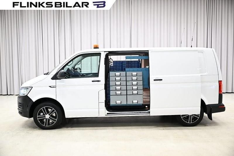Vit Begagnad 2017 VW T6 Van | 199 900 kr (Marknadspris) - Bild 1/4