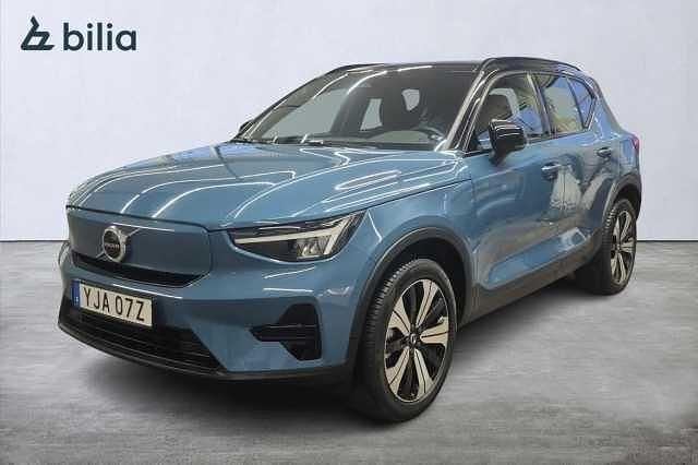 Blå Begagnad 2022 Volvo XC40 Core SUV | 339 000 kr - Bild 1/3