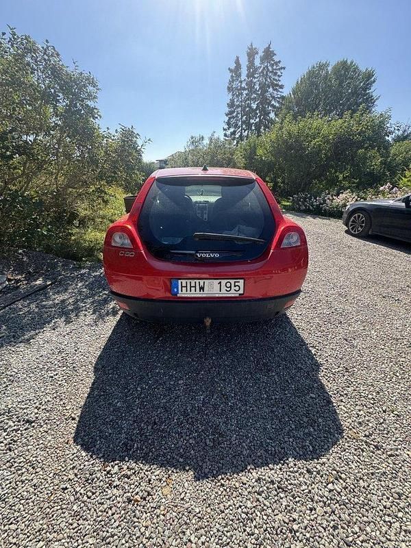 Röd Begagnad 2007 Volvo C30 Kinetic Halvkombi | 26 000 kr (Bra pris) - Bild 1/2