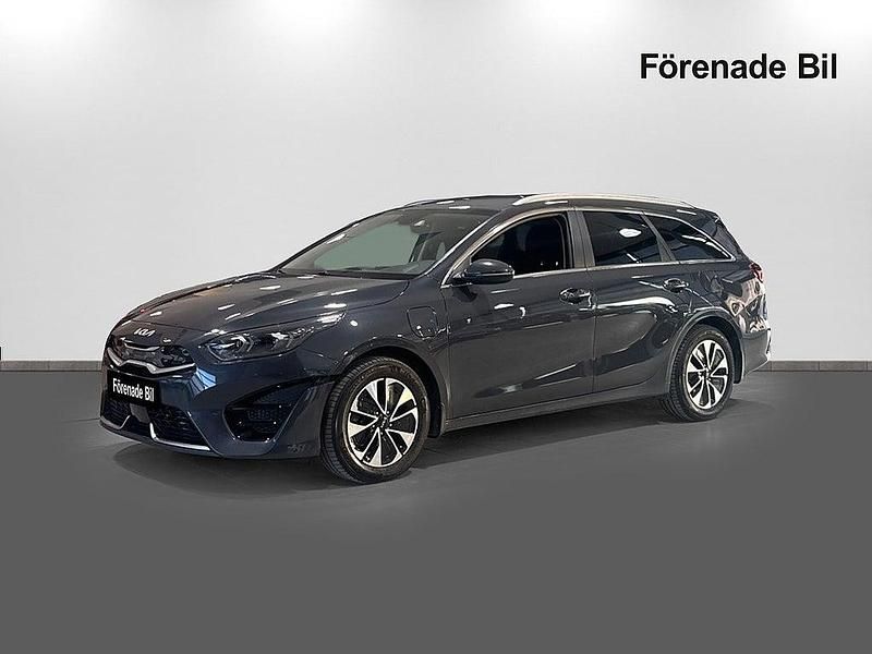 Begagnad Kia Ceed Sportswagon 141 HK (103 kW) 2022 Penta metal Kombi