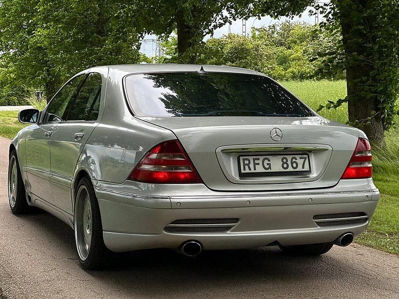 Begagnad Mercedes S320 225 HK (165 kW) 1999 Ljusgrå Sedan