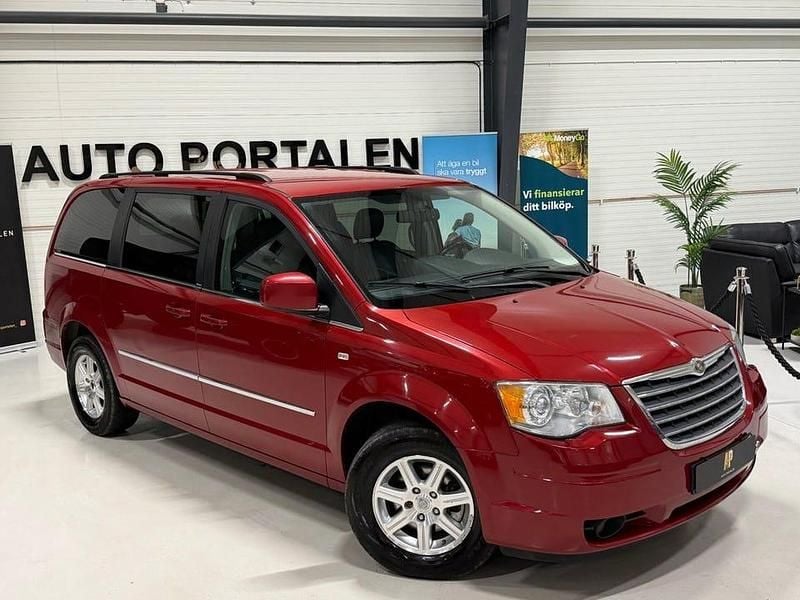 Begagnad Chrysler Grand Voyager 163 HK (119 kW) 2008 Röd Minibuss