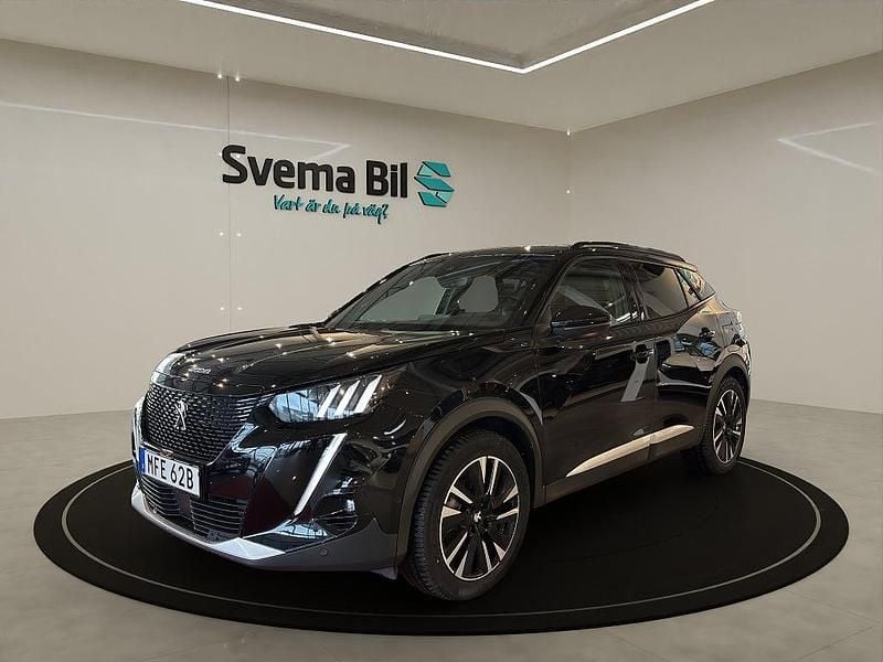 Begagnad Peugeot e-2008 GT 100 kW (136 HK) 2021 Svart perla nera metallic SUV