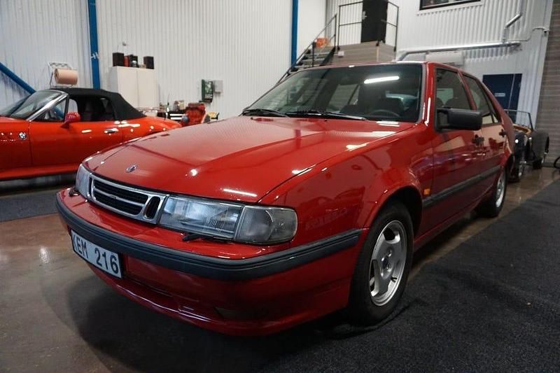 Begagnad Saab 9000 150 HK (110 kW) 1998 Röd Sedan