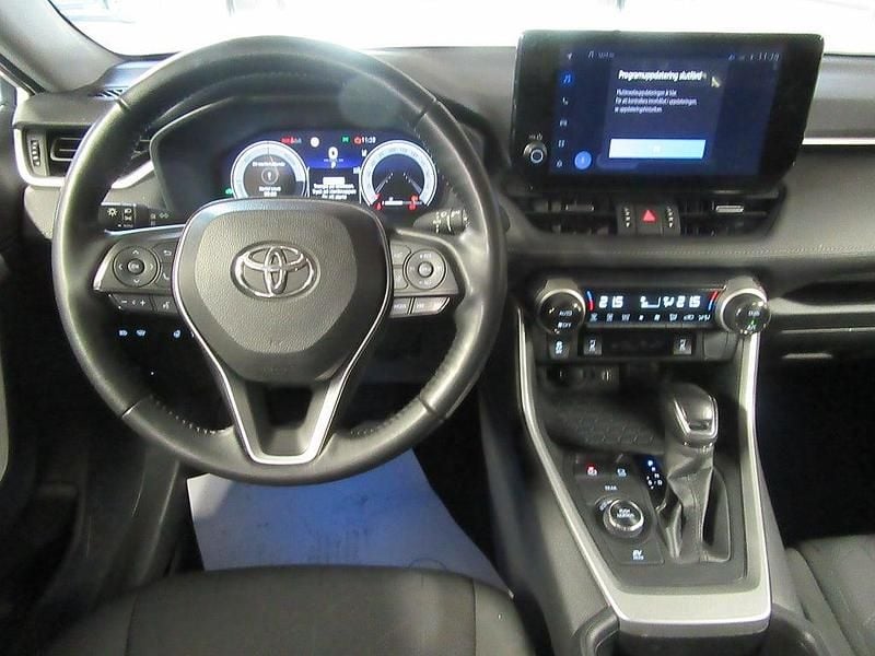Begagnad Toyota RAV4 178 HK (130 kW) 2023 Vit Kombi