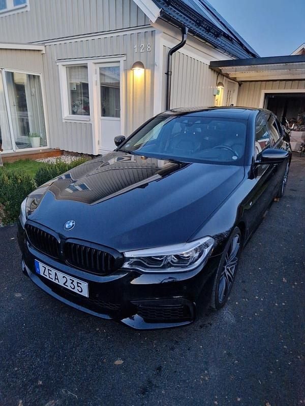Begagnad 2018 BMW 530 M Sport Sedan | 319 000 kr (Marknadspris) - Bild 1/4