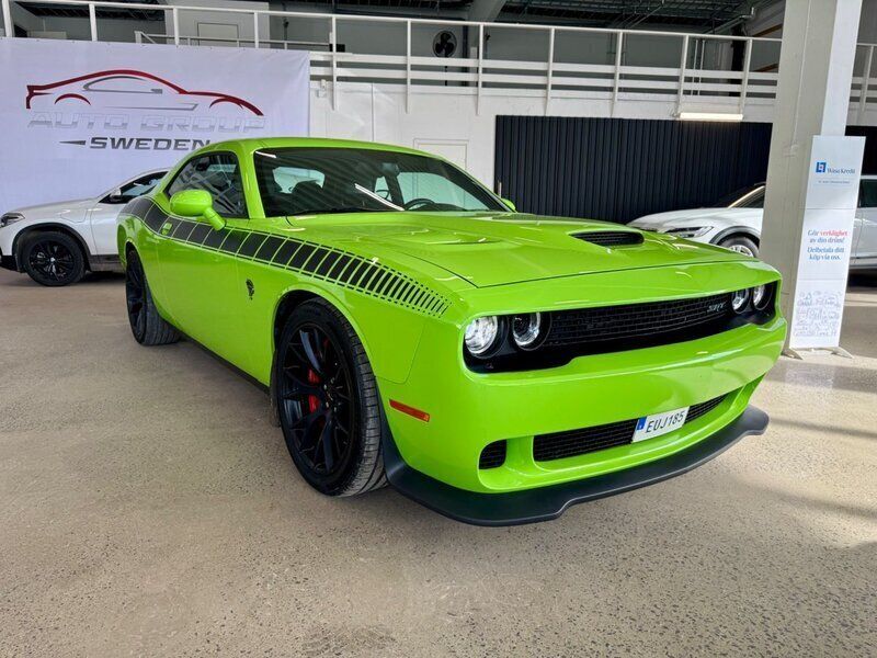 Grön Begagnad 2015 Dodge Challenger Sportkupé | 784 900 kr (Lite dyr) - Bild 1/4