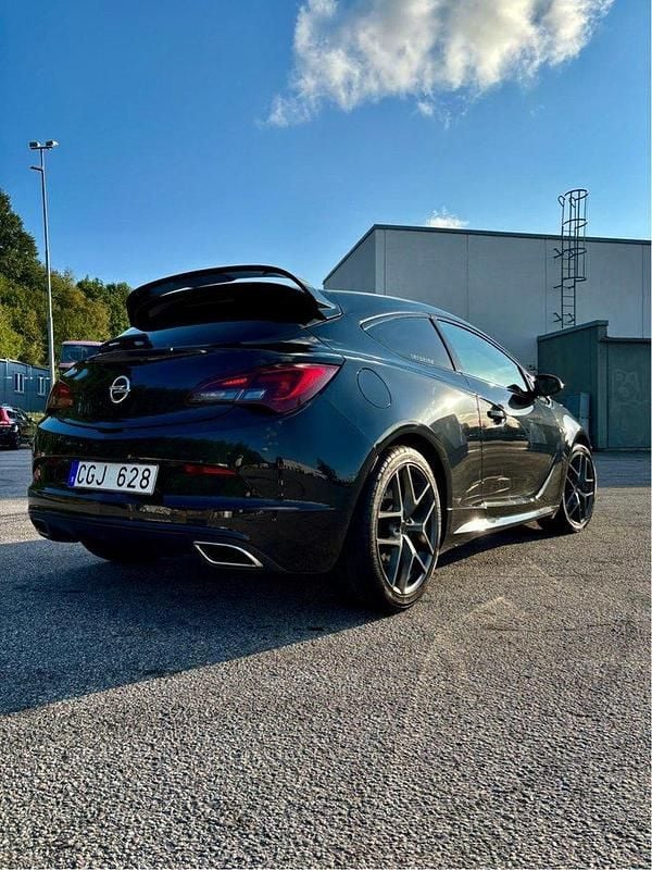 Svart Begagnad 2012 Opel Astra OPC Halvkombi | 148 000 kr - Bild 1/4