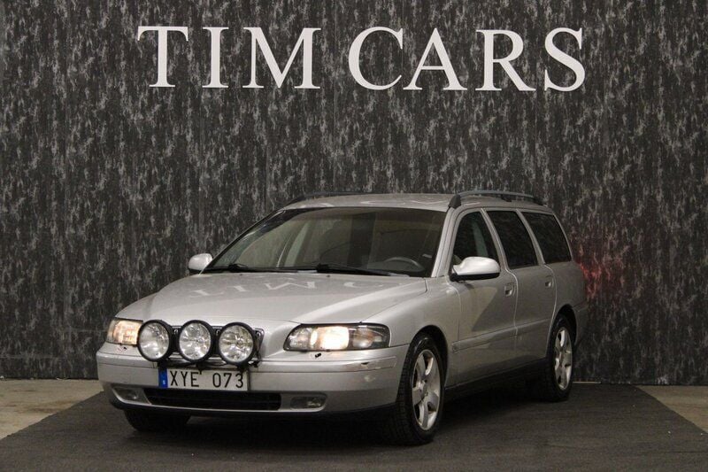 Silver Begagnad 2001 Volvo V70 Kombi | 18 999 kr (Marknadspris) - Bild 1/4