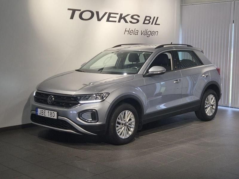 Silver Begagnad 2023 VW T-Roc Life SUV | 234 000 kr (Marknadspris) - Bild 1/4
