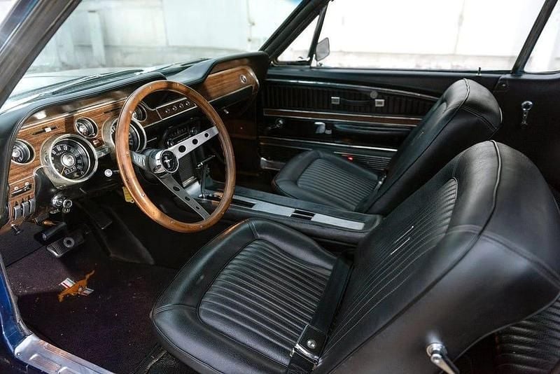 Begagnad Ford Mustang S 330 HK (242 kW) 1968 Mörkblå Sedan