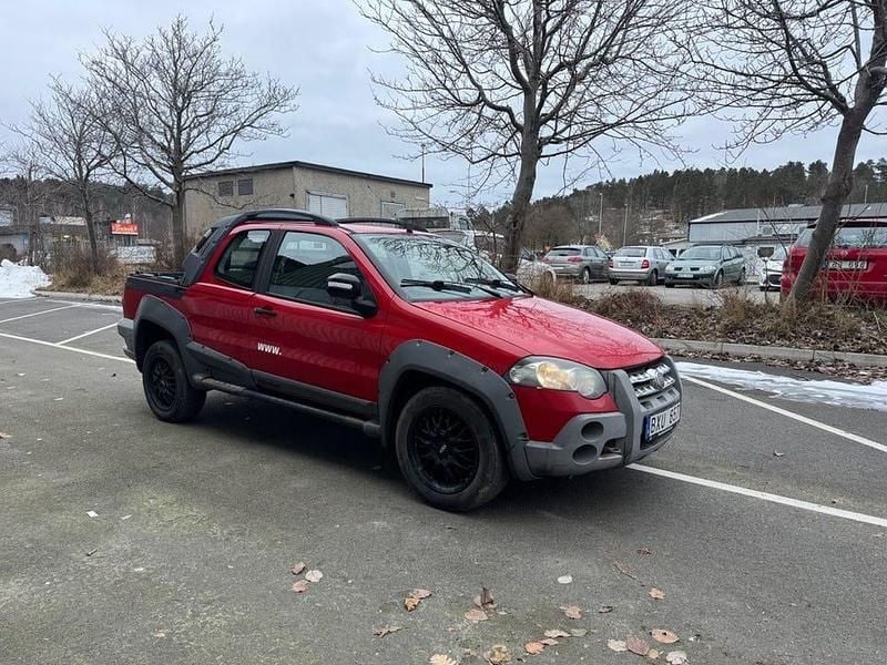 Begagnad Fiat Strada 95 HK (69 kW) 2013 Röd Pickup