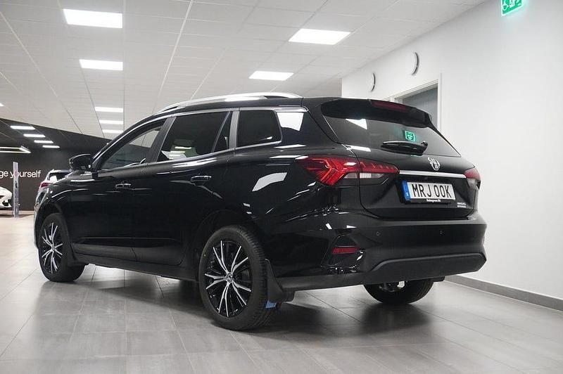 Begagnad MG MG5 EV Luxury 114 kW (156 HK) 2022 Svart Kombi