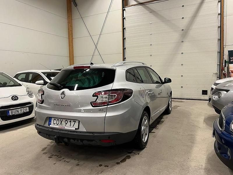 Begagnad Renault Mégane GrandTour LIMITED 110 HK (80 kW) 2015 Silver Kombi