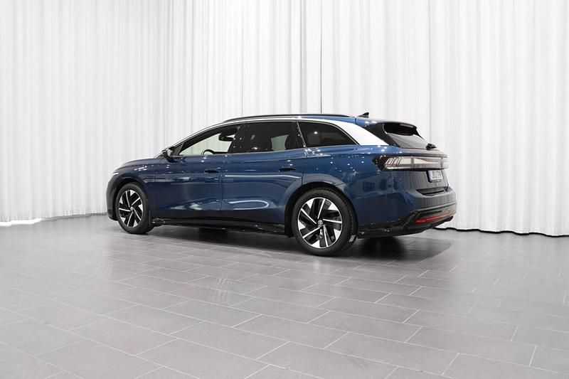 Begagnad VW ID.7 Pro 210 kW (286 HK) 2025 Blå (aquamarine blue metallic) Kombi