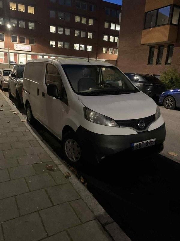 Vit Begagnad 2014 Nissan NV200 Van | 48 000 kr (Bra pris) - Bild 1/2