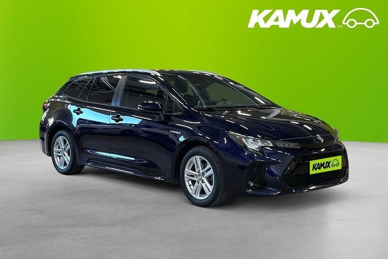 Blå Begagnad 2023 Suzuki Swace Kombi | 249 800 kr (Marknadspris) - Bild 1/4