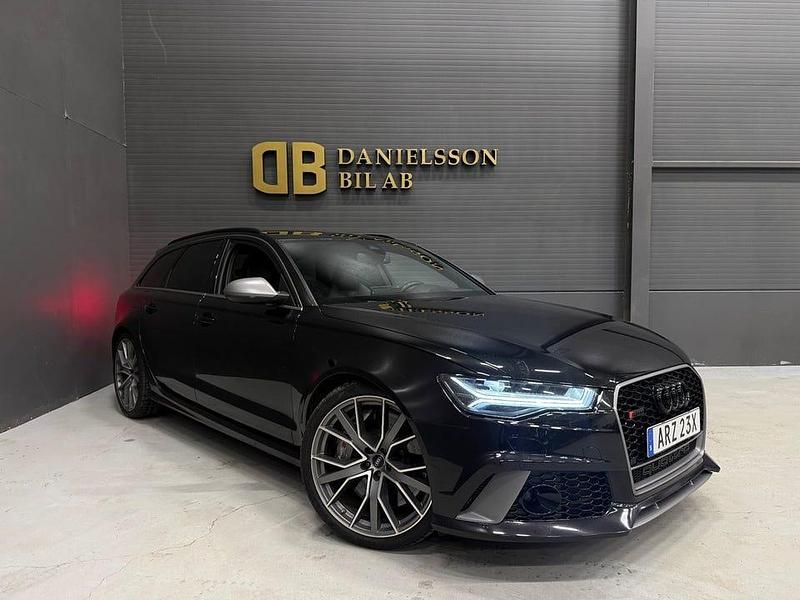 Begagnad Audi RS6 Performance 605 HK (444 kW) 2018 Svart Kombi