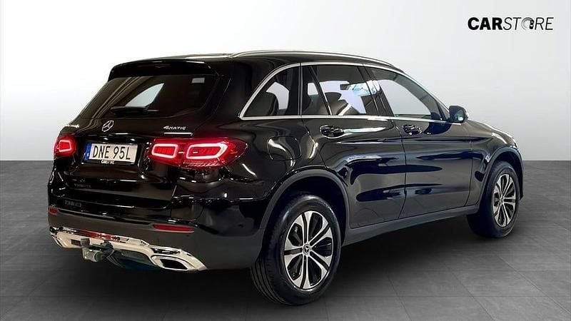 Begagnad Mercedes GLC300e 306 HK (225 kW) 2022 Svart SUV