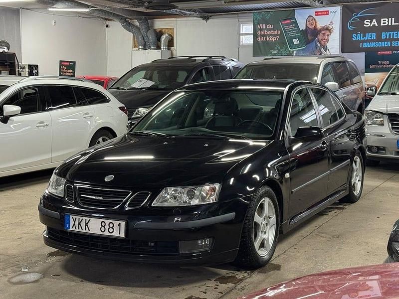 Begagnad Saab 9-3 Vector 209 HK (153 kW) 2005 Svart Sedan