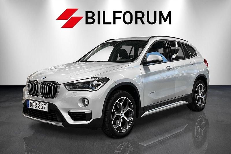 Silver Begagnad 2016 BMW X1 xLine SUV | 184 900 kr (Marknadspris) - Bild 1/4