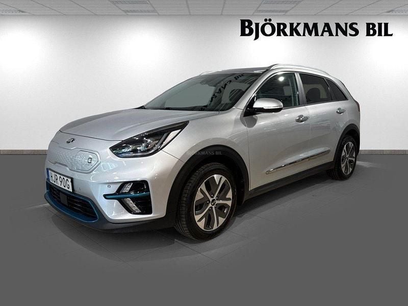 Grå Begagnad 2020 Kia e-Niro Advance SUV | 249 900 kr (Marknadspris) - Bild 1/4