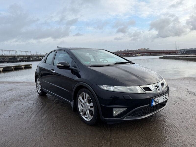 Svart Begagnad 2010 Honda Civic Sport Halvkombi | 69 500 kr (Lite dyr) - Bild 1/4