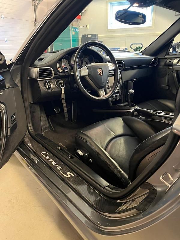 Begagnad Porsche 911 Carrera S 381 HK (280 kW) 2006 Sportkupé