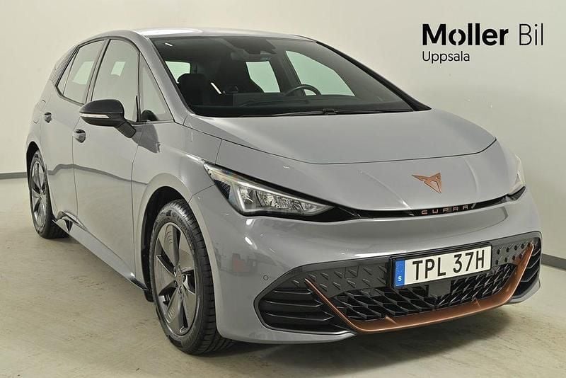 Ljusgrå (vapor grey) Begagnad 2022 Cupra Born Halvkombi | 249 900 kr (Bra pris) - Bild 1/4