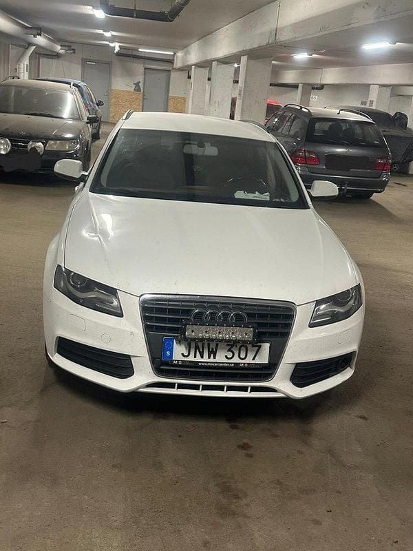 Vit Begagnad 2010 Audi A4 Kombi | 70 000 kr (Marknadspris) - Bild 1/4