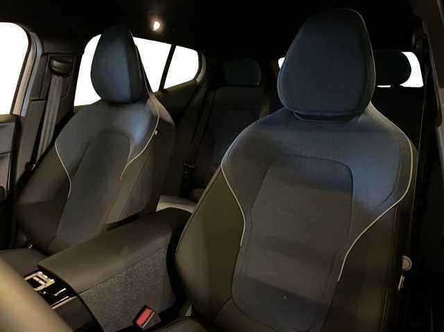 Begagnad Volvo EX30 Plus 202 kW (275 HK) 2025 Vit SUV