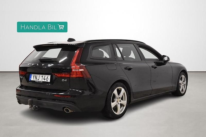 Begagnad Volvo V60 Momentum 190 HK (139 kW) 2018 Svart Kombi