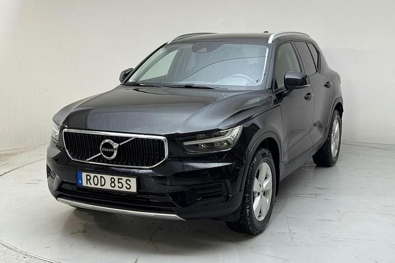 Begagnad Volvo XC40 Momentum 129 HK (94 kW) 2021 Svart SUV