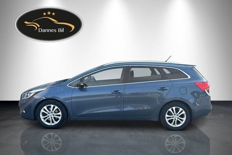 Blå Begagnad 2012 Kia Ceed Sportswagon Comfort Kombi | 62 000 kr (Marknadspris) - Bild 1/4