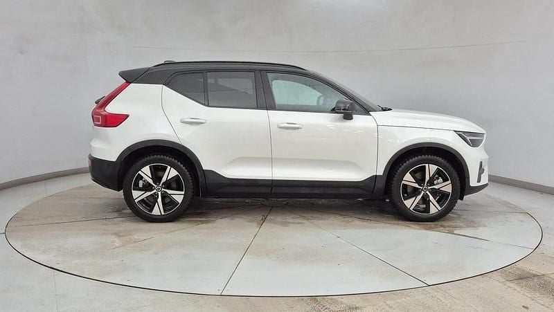 Begagnad Volvo XC40 Core 169 kW (231 HK) 2023 Vit SUV