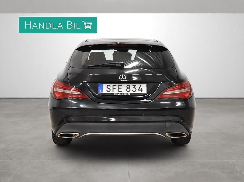 Begagnad Mercedes CLA220 Shooting Brake 184 HK (135 kW) 2017 Svart Kombi