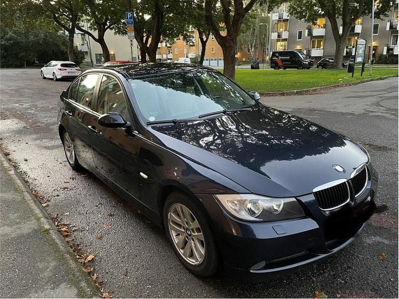 Blå Begagnad 2006 BMW 320 Sedan | 55 000 kr (Bra pris) - Bild 1/4