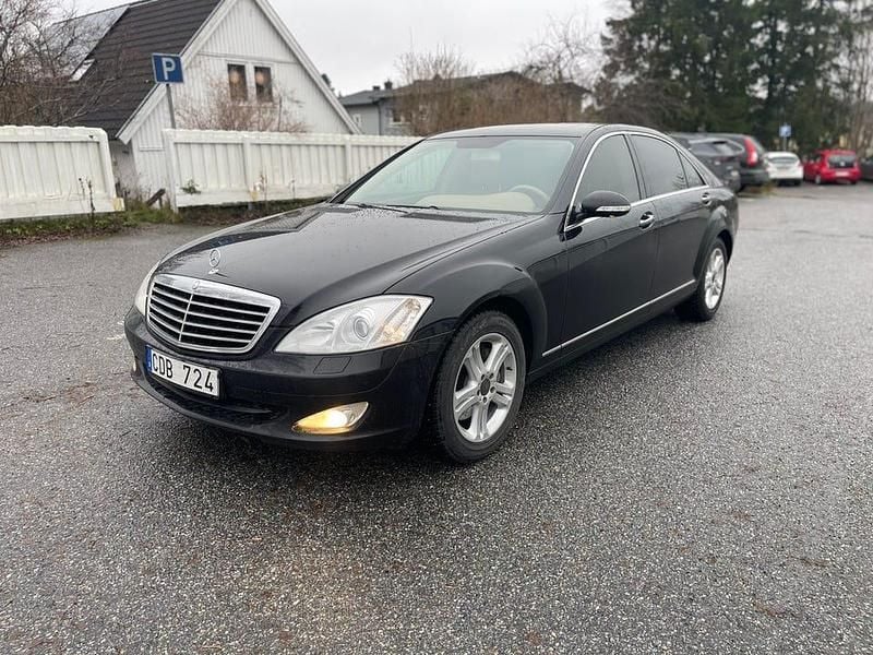 Svart Begagnad 2008 Mercedes S350L Sedan | 179 000 kr - Bild 1/4