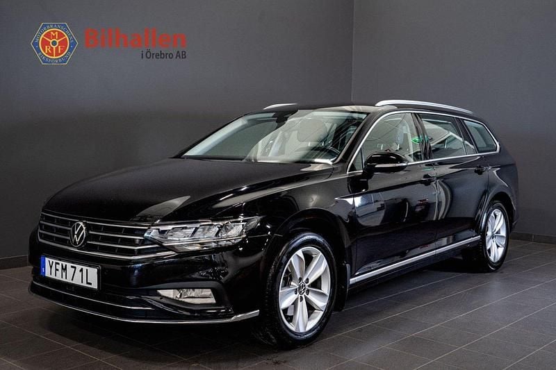 Svart Begagnad 2022 VW Passat Kombi | 249 900 kr (Superpris) - Bild 1/4
