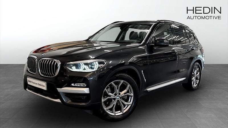 Grå (grey) Begagnad 2017 BMW X3 Shadowline SUV | 308 700 kr (Marknadspris) - Bild 1/4