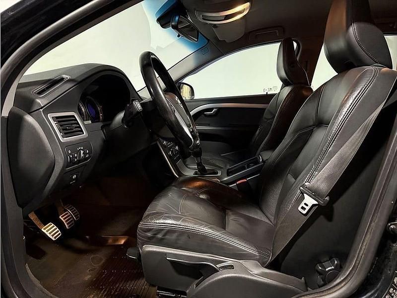 Begagnad Volvo V70 R-Design 231 HK (169 kW) 2011 Svart Kombi