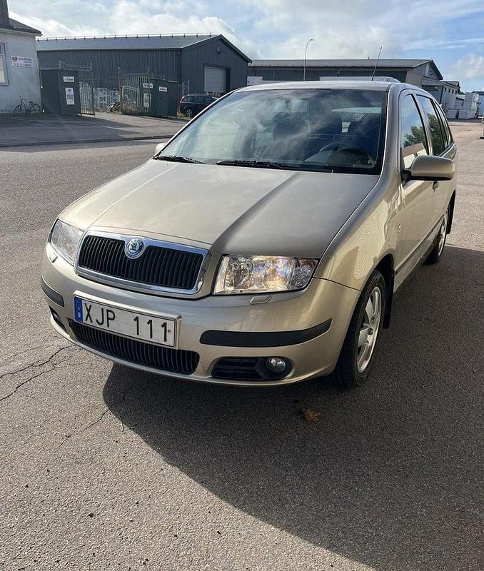 Brun Begagnad 2006 Skoda Fabia Kombi | 15 000 kr (Marknadspris) - Bild 1/4